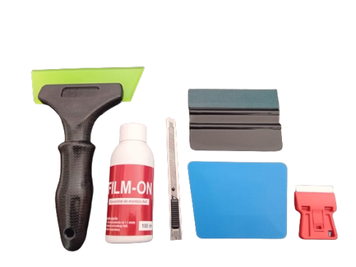 Podstawowy zestaw do montażu folii.png